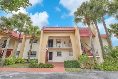 210 Lake Evelyn Drive, West Palm Beach, FL 33411 - Photo 2