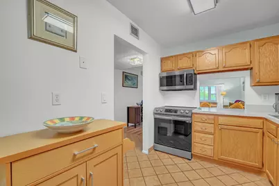 210 Lake Evelyn Drive, West Palm Beach, FL 33411 - Photo 10