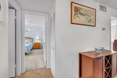 210 Lake Evelyn Drive, West Palm Beach, FL 33411 - Photo 4