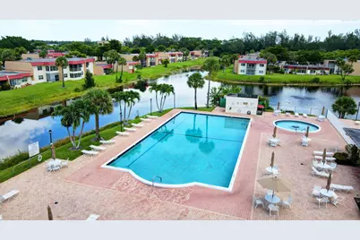 210 Lake Evelyn Drive, West Palm Beach, FL 33411 - Photo 20