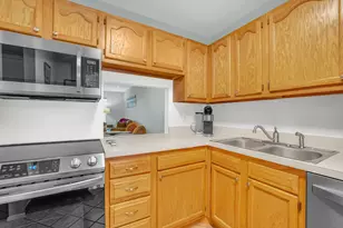 210 Lake Evelyn Dr, West Palm Beach, FL 33411 - Photo 14
