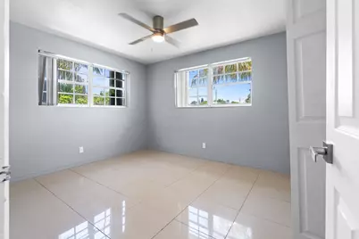 528 NE 20th Avenue NE, Boynton Beach, FL 33435 - Photo 14