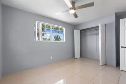 528 NE 20th Avenue NE, Boynton Beach, FL 33435 - Photo 4