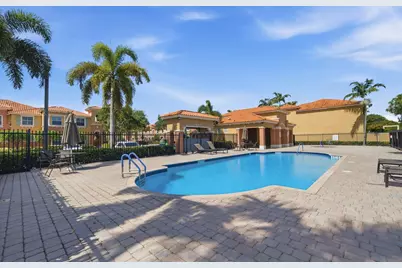 732 SW 106th Avenue #2011, Pembroke Pines, FL 33025 - Photo 32