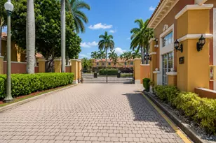 732 SW 106th Ave, Pembroke Pines, FL 33025 - Photo 4