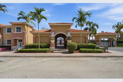 732 SW 106th Avenue #2011, Pembroke Pines, FL 33025 - Photo 32