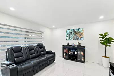 19242 NW 89th Avenue, Hialeah, FL 33018 - Photo 14
