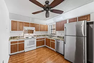 9641 Riverside Dr, Coral Springs, FL 33071 - Photo 4