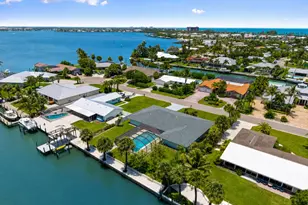 1709 Rio Vista Dr, Fort Pierce, FL 34949 - Photo 8