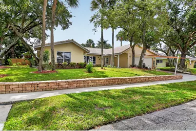 32 SW 14th Avenue, Boca Raton, FL 33486 - Photo 1