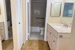 1200 SW 124th Terrace, Pembroke Pines, FL 33027 - Photo 10