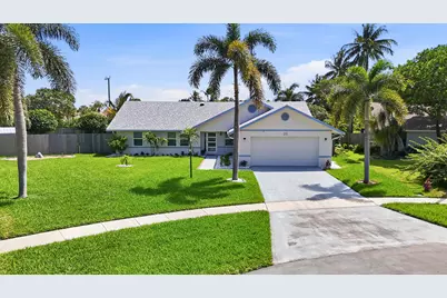 25 Cedar Circle, Boynton Beach, FL 33436 - Photo 1