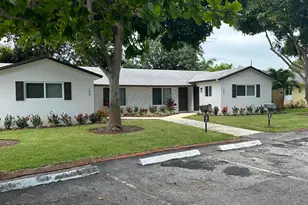 192 SE 27th Ct, Boynton Beach, FL 33435 - Photo 2
