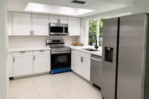 4827 NW 43rd Ct, Lauderdale Lakes, FL 33319 - Photo 2
