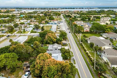 1047 Miner Road, Lake Worth, FL 33462 - Photo 8