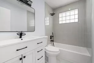 160 NE 60th St, Oakland Park, FL 33334 - Photo 16