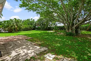 766 SW Belmont Cir, Port Saint Lucie, FL 34953 - Photo 2