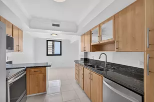 5380 N Ocean Dr, Singer Island, FL 33404 - Photo 8
