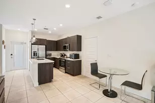 4725 NW 85th Ave, Doral, FL 33166 - Photo 4