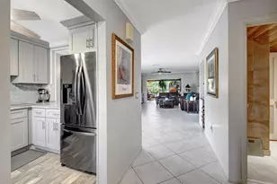 21214 Lago Cir, Boca Raton, FL 33433 - Photo 2