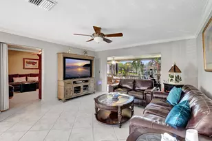 21214 Lago Cir, Boca Raton, FL 33433 - Photo 10