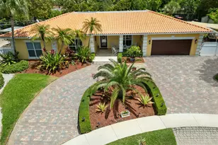 16686 Golfview Dr, Weston, FL 33326 - Photo 1