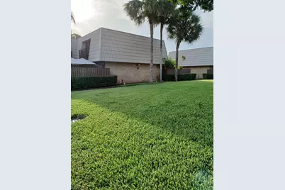 5812 58th Way, West Palm Beach, FL 33409 - Photo 2