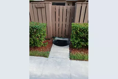 5812 58th Way, West Palm Beach, FL 33409 - Photo 4