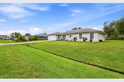 482 SE Galleon Lane, Port Saint Lucie, FL 34983 - Photo 4