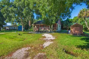 2315 28th Ave SW, Vero Beach, FL 32960 - Photo 4
