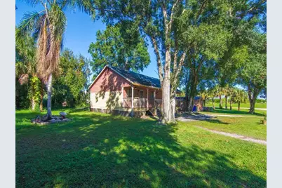 2315 28th Avenue SW, Vero Beach, FL 32960 - Photo 2