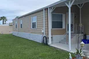 8 SE Hernando Ln, Port Saint Lucie, FL 34952 - Photo 20