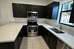 542 SW 19th Ter, Fort Lauderdale, FL 33312 - Photo 4