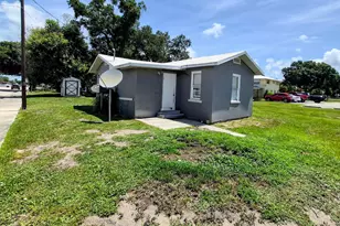 316 SW 3rd St, Okeechobee, FL 34974 - Photo 1
