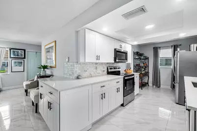 114 SW 8th Court, Boynton Beach, FL 33426 - Photo 10