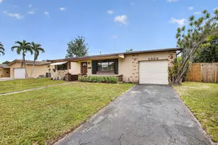 8968 SW 52nd Pl, Cooper City, FL 33328 - Photo 2