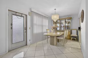 330 Wellington G, West Palm Beach, FL 33417 - Photo 4