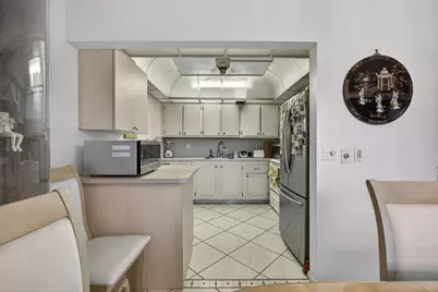330 Wellington G, West Palm Beach, FL 33417 - Photo 6