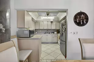 330 Wellington G, West Palm Beach, FL 33417 - Photo 6