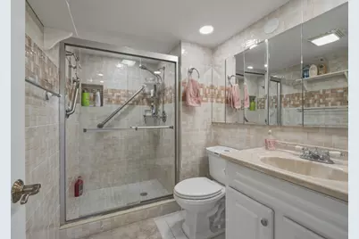 9200 N Hollybrook Lake Drive #310, Pembroke Pines, FL 33025 - Photo 6