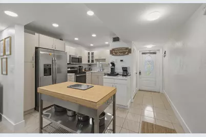 9200 N Hollybrook Lake Drive #310, Pembroke Pines, FL 33025 - Photo 2