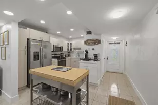 9200 N Hollybrook Lake Dr, Pembroke Pines, FL 33025 - Photo 2