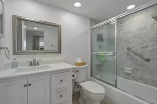 9200 N Hollybrook Lake Dr, Pembroke Pines, FL 33025 - Photo 8