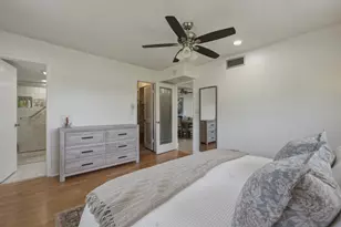 9200 N Hollybrook Lake Dr, Pembroke Pines, FL 33025 - Photo 16