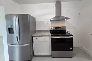 813 S 6th St, Fort Pierce, FL 34950 - Photo 2