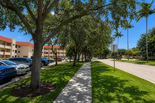 2651 Sunrise Lakes Dr E, Sunrise, FL 33322 - Photo 26