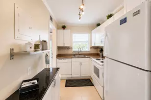 2651 Sunrise Lakes Dr E, Sunrise, FL 33322 - Photo 2