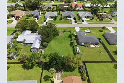 719 SE Thornhill Drive, Port Saint Lucie, FL 34983 - Photo 12