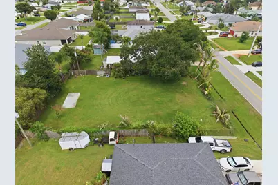 719 SE Thornhill Drive, Port Saint Lucie, FL 34983 - Photo 2
