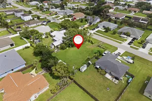 719 SE Thornhill Dr, Port Saint Lucie, FL 34983 - Photo 1